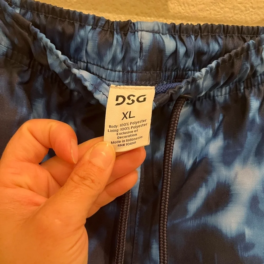 DSG Men’s Blue Tie-Dye Rec Training Shorts – Size XL – NWT​ - Picture 4 of 8